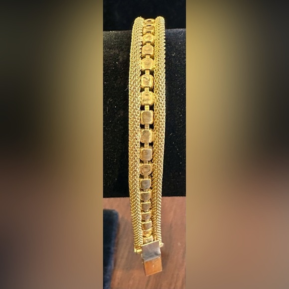 Vintage Yellow Gold Plated Mesh Bracelet, 42 Brown Topaz Stones EUC Size 7” - Picture 3 of 4